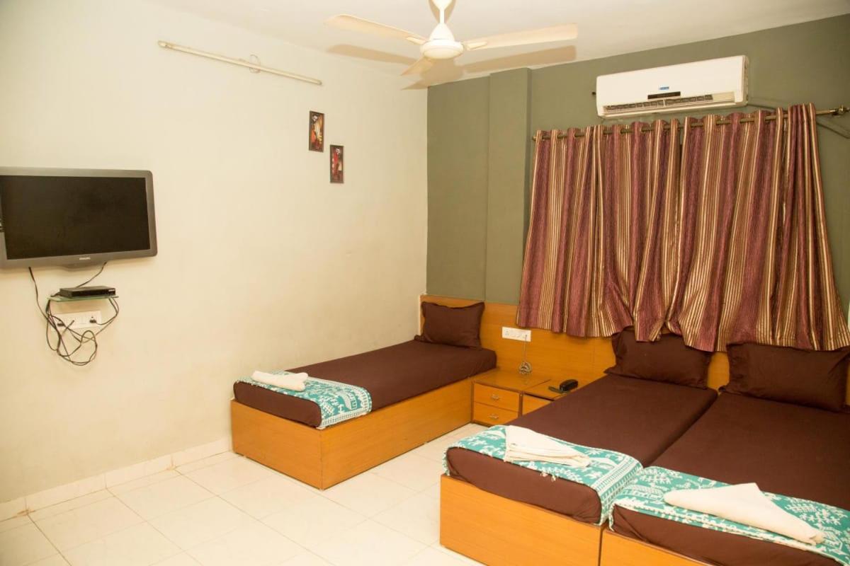 Srujan Sarai Service Apartment Mumbai Luaran gambar